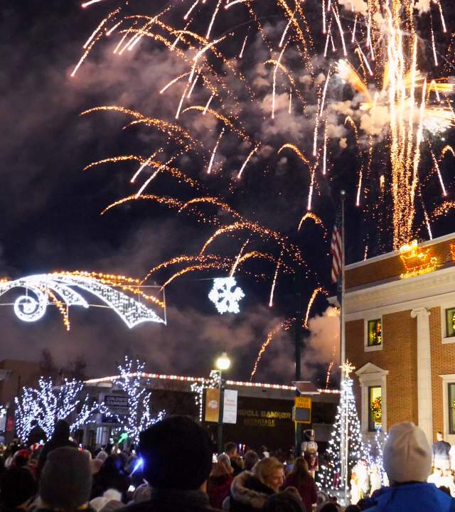 Holiday Lights and Fireworks in Cedar City Downtown